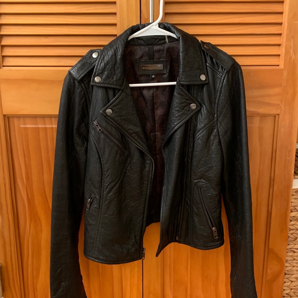 Black Rivet 🖤 leather jacket
